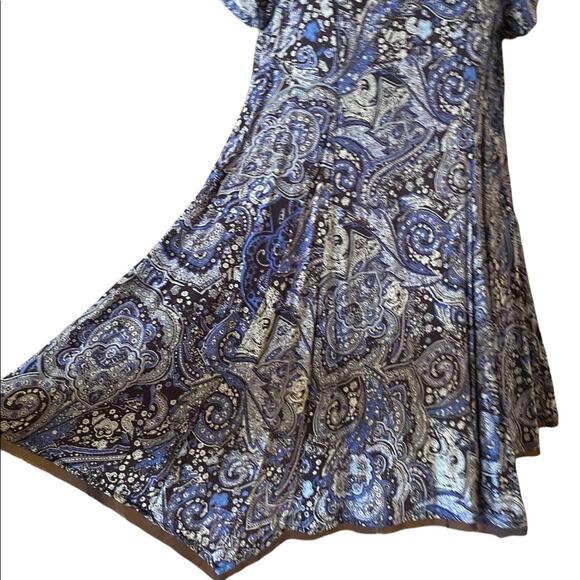 Urban Outfitters Silence + Noise Blue Paisley summer Dress with Flared Skirt - Picture 5 of 6